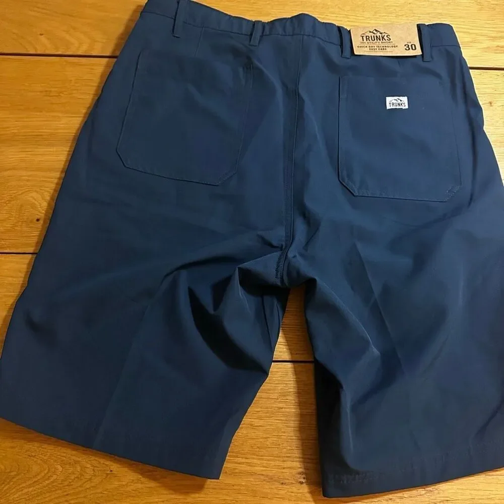 NWT Trunks 360 utility shorts 30 navy